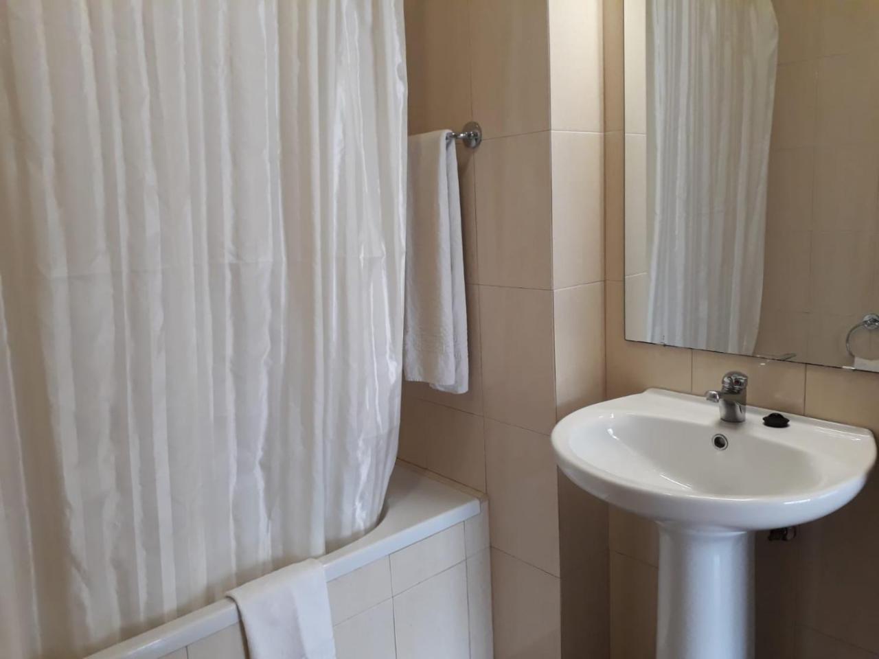 T2 Mira Praia 4- Familiar, 80Mt Praia, Wifi Quarteira Kültér fotó